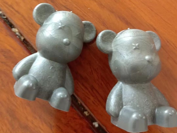 濟(jì)寧安屹工貿(mào)承接注塑模具和注塑產(chǎn)品專業(yè)代工，金日接單網(wǎng)紅小熊杯，日產(chǎn)8萬(wàn)只